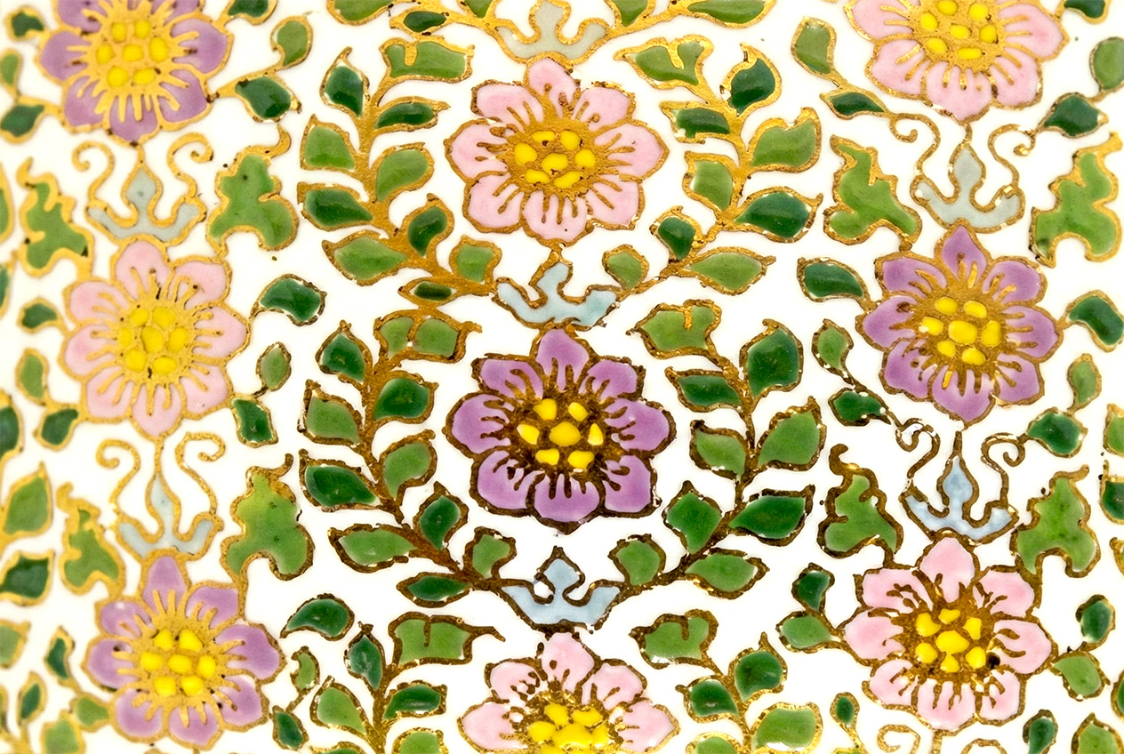 DK003 DokKaw White pattern by handcrafted 18K gold Bencharong luxury memorial art urns by UniqueUrn