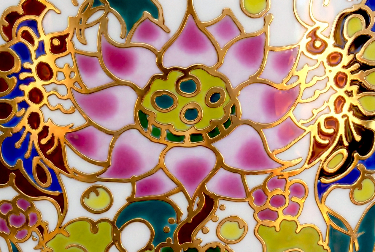 LB002 Lotus & Butterfly on White pattern by handcrafted 18K gold Bencharong luxury memorial art urns by UniqueUrn