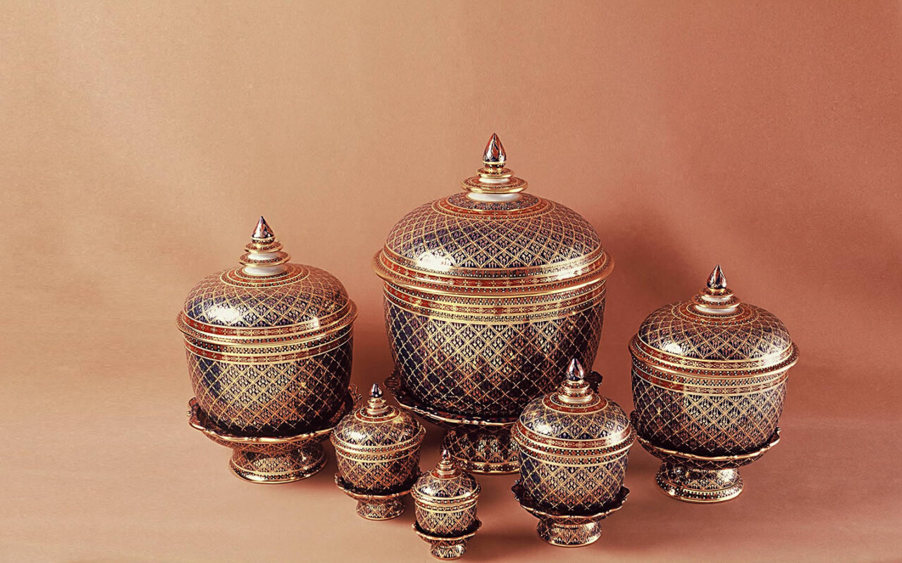 Handcrafted Child & Infant & Keepsake Art Urns for Ashes - Unique Bencharong Design