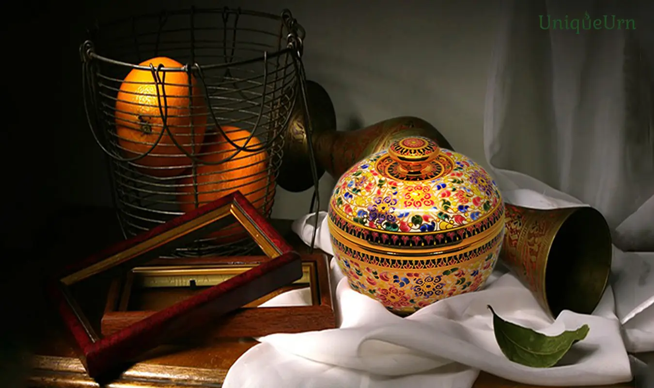 Psychology of aesthetics of Bencharong memorial art keepsake urns for ashes for healing Grief