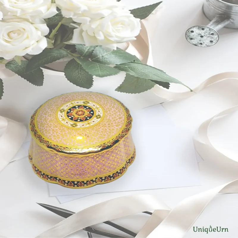Psychology of aesthetics of Bencharong memorial art round keepsake box for healing Grief