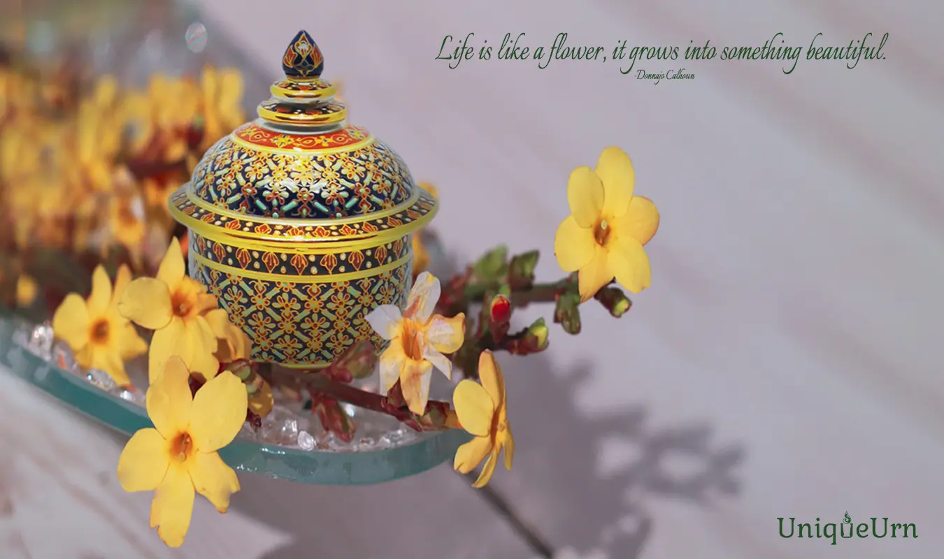 Psychology of aesthetics of 2" Thochan shape Bencharong memorial art keepsake urns for healing Grief