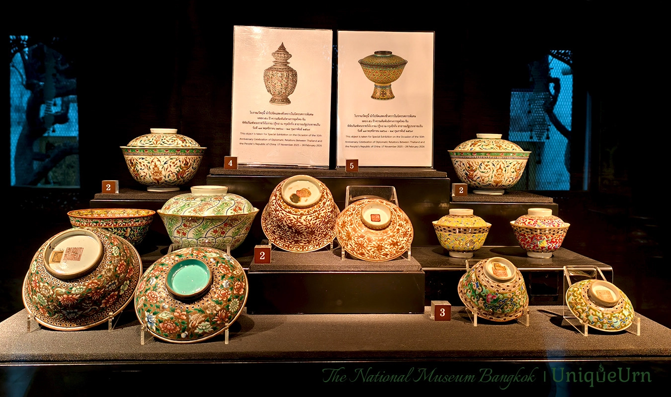 Antique Bencharong Art Urns display at the National Museum, Bangkok, photo by UniqueUrn