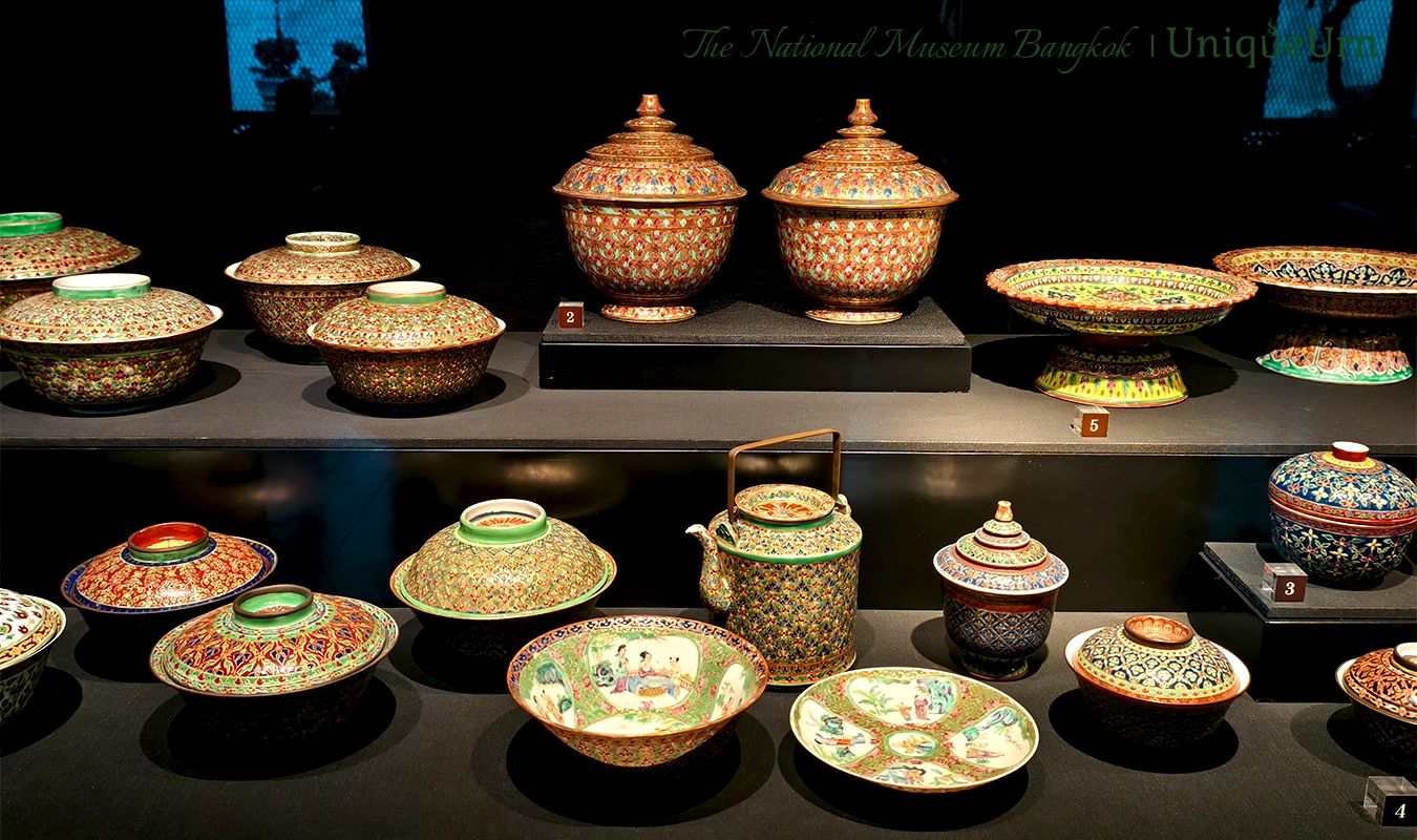 Antique Bencharong Art Urns display at the National Museum, Bangkok, photo by UniqueUrn