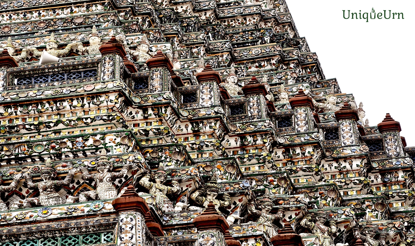 Wat Arun’s porcelain legacy and UniqueUrn’s Bencharong luxury memorial urns for eternal remembrance.