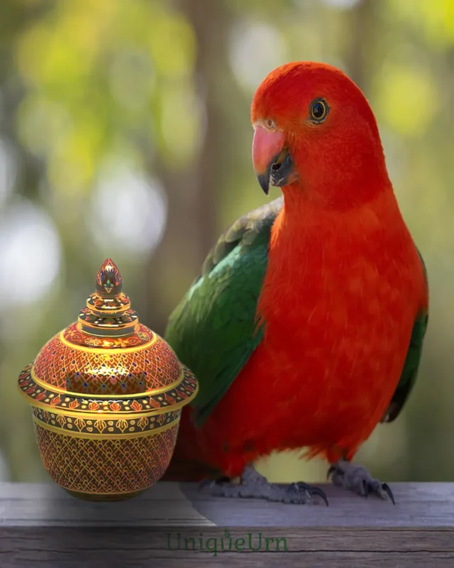 After losing a faithful pet, it is better to use artistic architecture to heal the heart and create a memorial with handcrafted Benjarong Thochan keepsake urns.