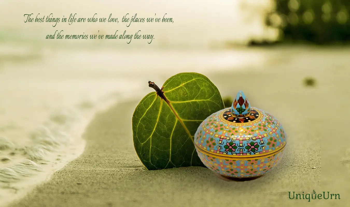 Explore the best way to deal with and manage the death of a pet in Thailand with the memorial art of handcrafted Benjarong Lukjan keepsake urns.