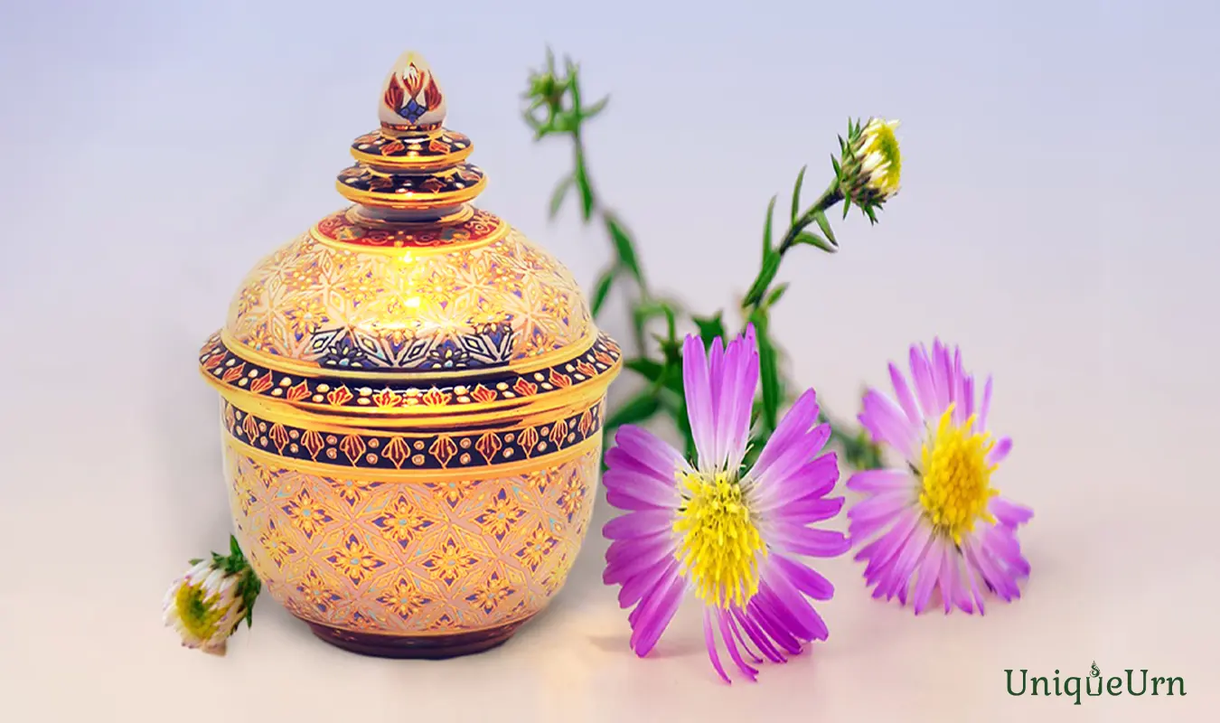 Explore the best way to deal with and manage the death of a pet in Thailand with the memorials of hand-painted Bencharong Thochan keepsake art urns.